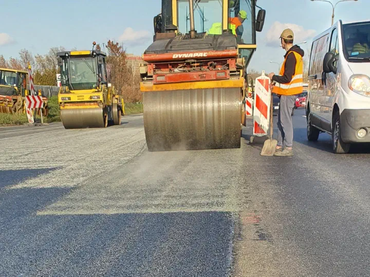 Praca walców przy połączeniu sąsiednich pasów.